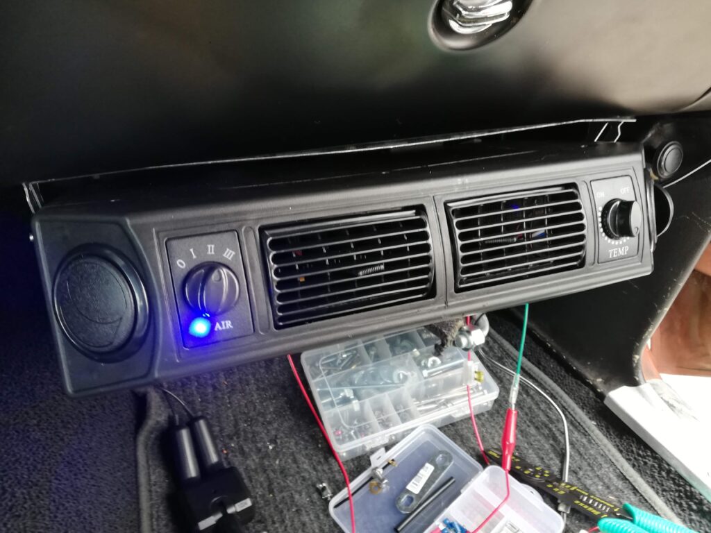 ヤフオクの汎用カーエアコン取付方法 | Classic Car DIY